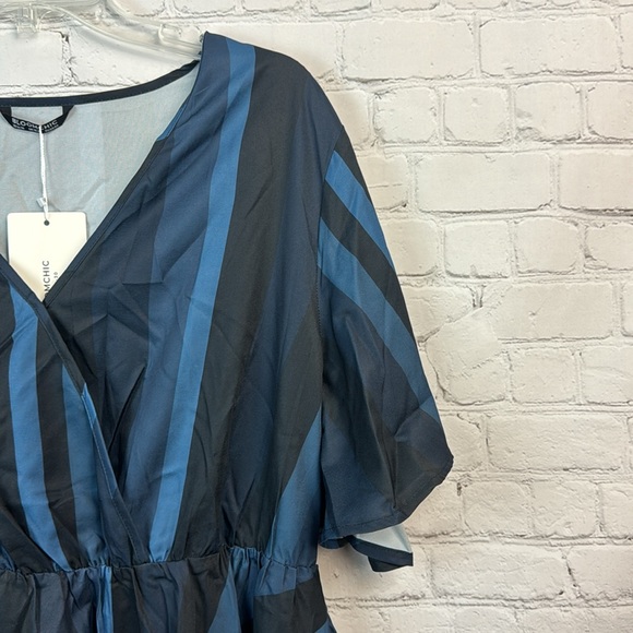BloomChic Blue & Black Striped Wrap High Low Top Plus Size 1X - Picture 3 of 6